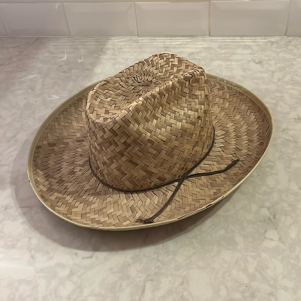 Vintage Mexican hand woven Panama straw hat.  Cowboy or cowgirl hat READ
